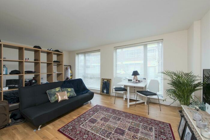 1 Bedroom Apartment To Rent In Peckham Grove, SE15