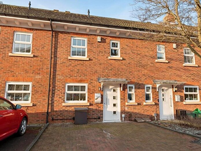 3 Bedroom House For Sale In Jago Court, Newbury, RG14