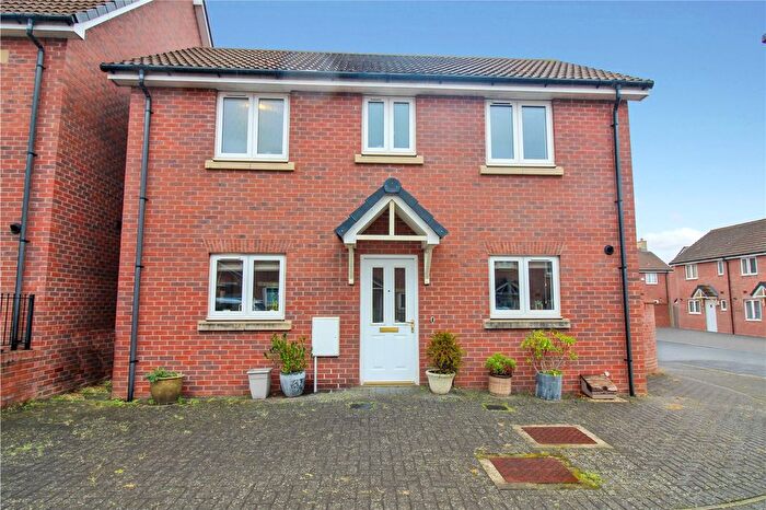 3 Bedroom Detached House For Sale In Malone Avenue, Swindon, Wiltshire, SN25