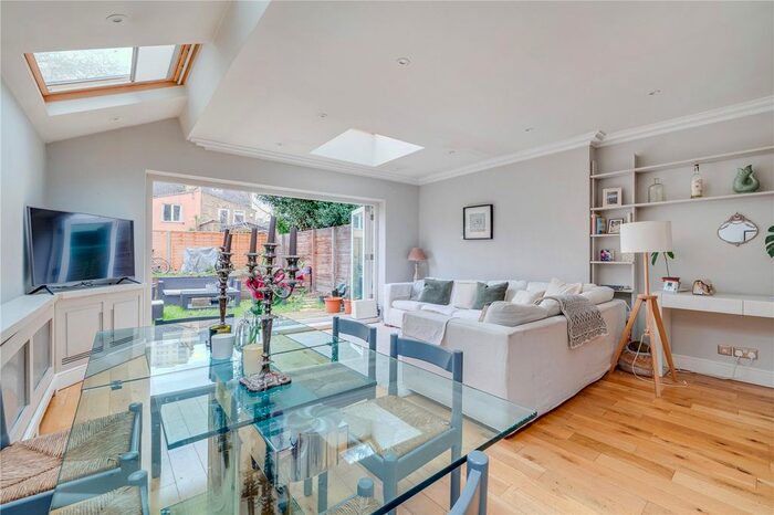 2 Bedroom Flat To Rent In Edenvale Street, London, SW6