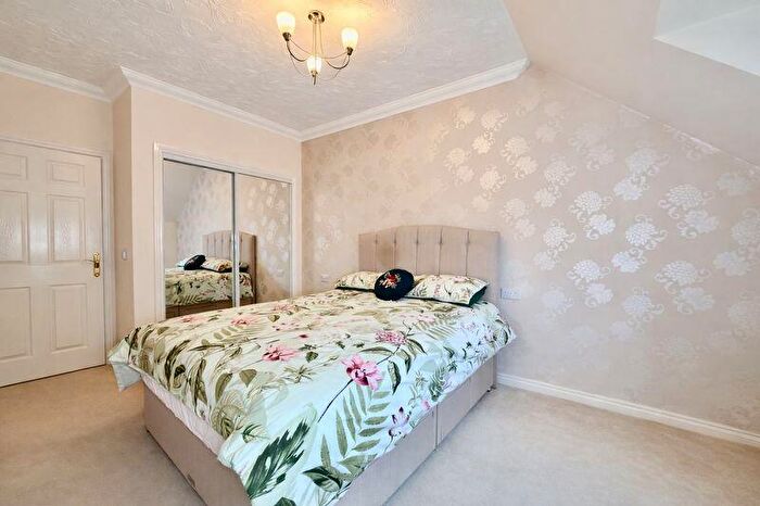 2 Bedroom Retirement Property For Sale In Reddicap Heath Road, Sutton Coldfield, B75