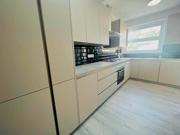 4 Bedroom Terraced House To Rent In Sunnyside Road, Ilford, IG1