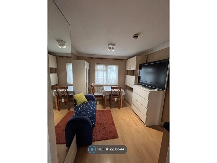 1 Bedroom Flat To Rent In Eastfields Road, Acton, W3