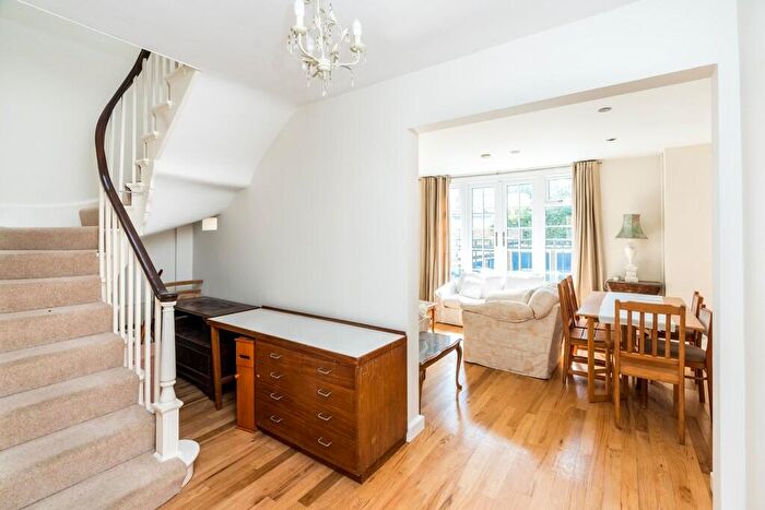 2 Bedroom Semi-Detached House To Rent In Champion Grove, London, SE5