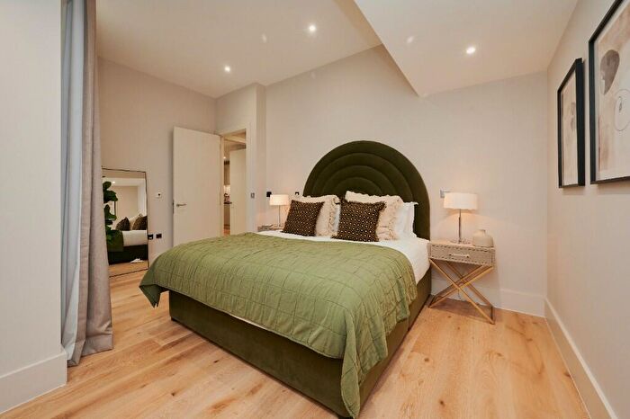 3 Bedroom Apartment To Rent In Flat, Baker, Baker Street, London, NW1