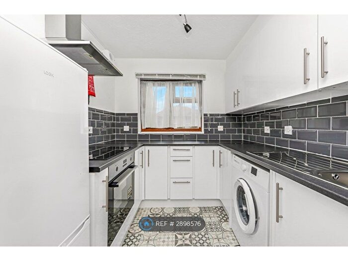 1 Bedroom Flat To Rent In Turnstone Close, London, E13
