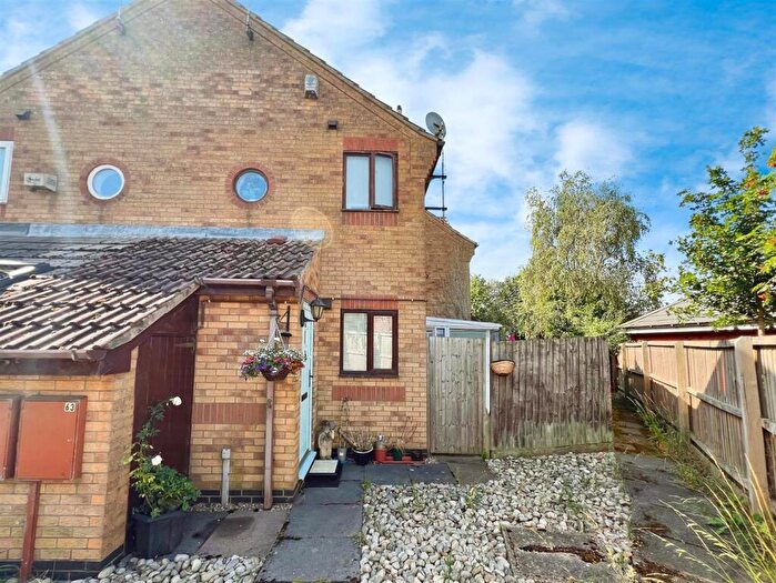 1 Bedroom Town House For Sale In Buckingham Drive, Leicester, LE2