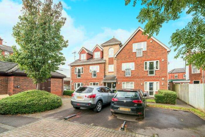 1 Bedroom Flat To Rent In Sarum Hill, Basingstoke, RG21