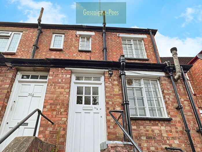 3 Bedroom Property To Rent In High Street, Esher, KT10