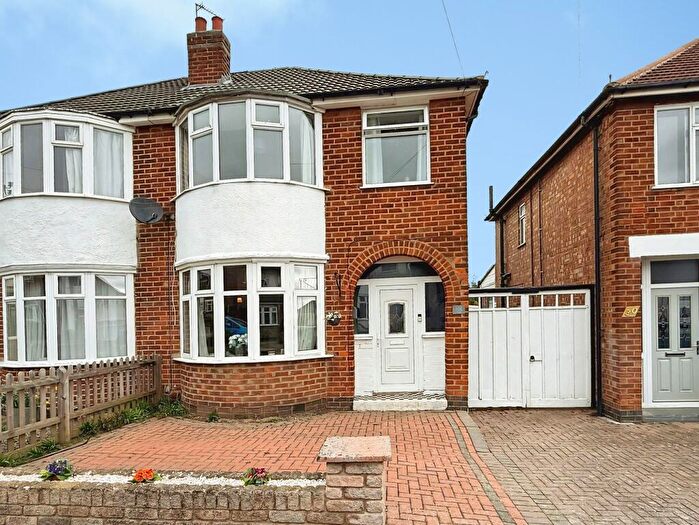 3 Bedroom Semi-Detached House For Sale In Seaford Road, Leicester, LE2