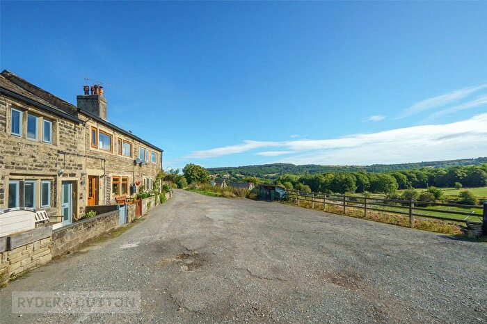 1 Bedroom Terraced House For Sale In Upper Hagg, Thongsbridge, Holmfirth, West Yorkshire, HD9
