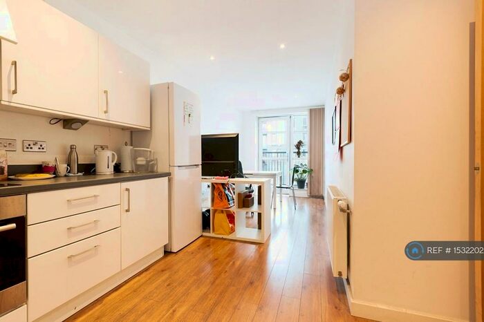4 Bedroom Flat To Rent In Opal Court, London, E15