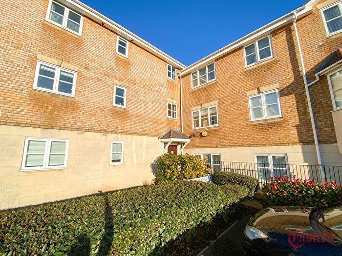 1 Bedroom Flat For Sale In Burrows Chase, Waltham Abbey, EN9