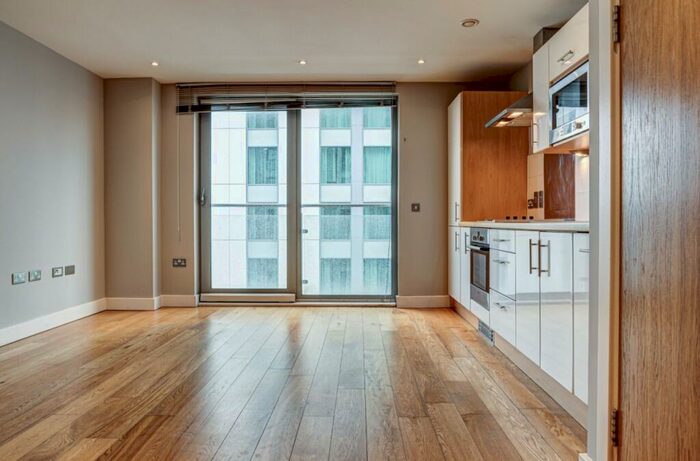 Studio To Rent In Bute Terrace, Cardiff, CF10