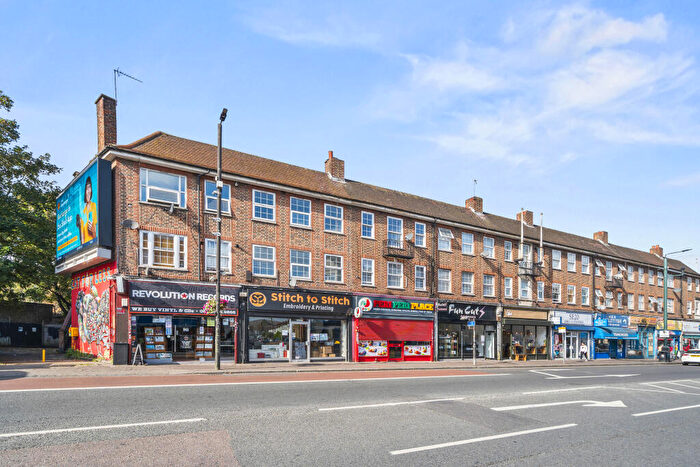 2 Bedroom Flat To Rent In A Central Parade, SE20