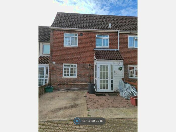 3 Bedroom Terraced House To Rent In Scott Gardens, Hounslow, TW5