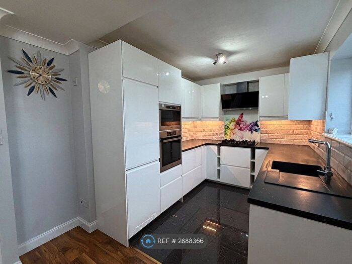 3 Bedroom Semi-Detached House To Rent In Chippenham Road, Romford, RM3