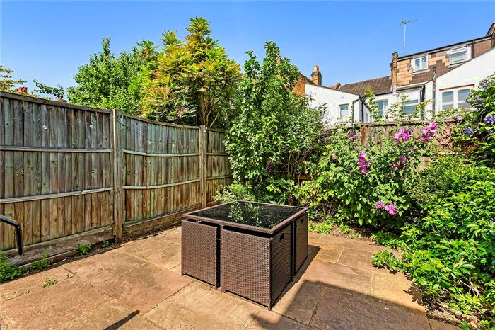 2 Bedroom Flat To Rent In Firth Gardens, Fulham, London, SW6