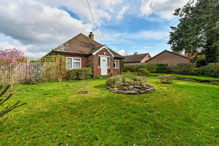 2 Bedroom Chalet For Sale In Petersfield Road, Buriton, Hampshire, GU31