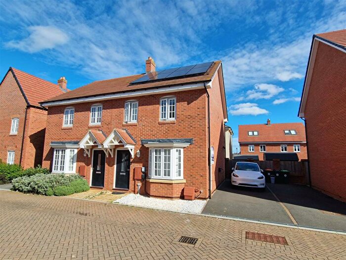 3 Bedroom Semi-Detached House For Sale In Archer Street, Great Denham, Bedford, MK40