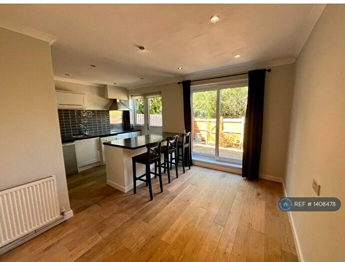 3 Bedroom Terraced House To Rent In Park Hall Road, London, SE21