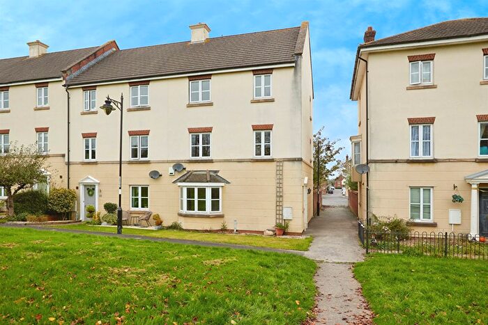 4 Bedroom Town House For Sale In Simene Walk, Gillingham, SP8