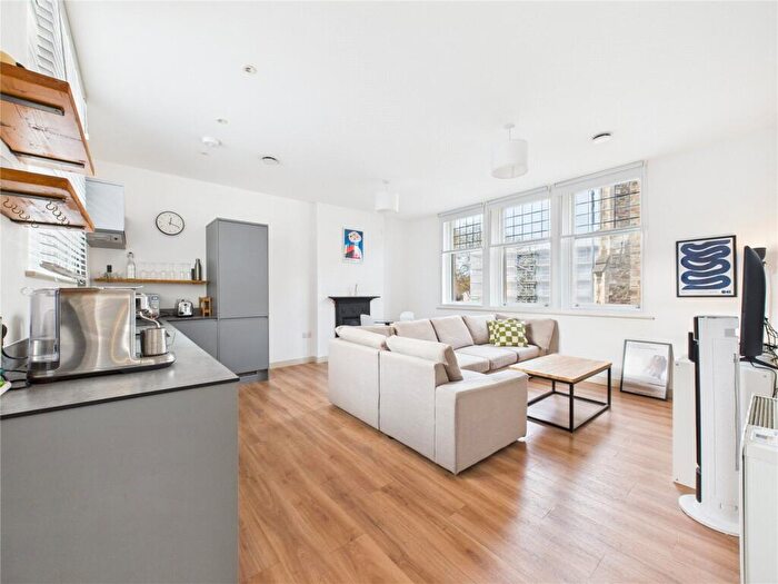 1 Bedroom Apartment For Sale In Braggs Lane, Bristol, BS2