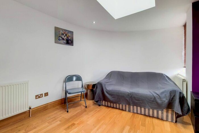 1 Bedroom Flat To Rent In Cromwell Road, South Kensington, London, SW5