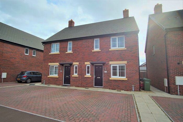 3 Bedroom House To Rent In Sowthistle Drive, Hardwicke, GL2