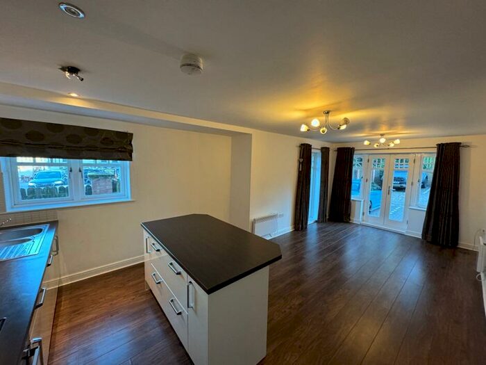 2 Bedroom Flat To Rent In Jockey Road, Sutton Coldfield, B73