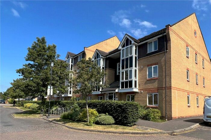 2 Bedroom Flat To Rent In Faraday Road, Guildford, Surrey, GU1