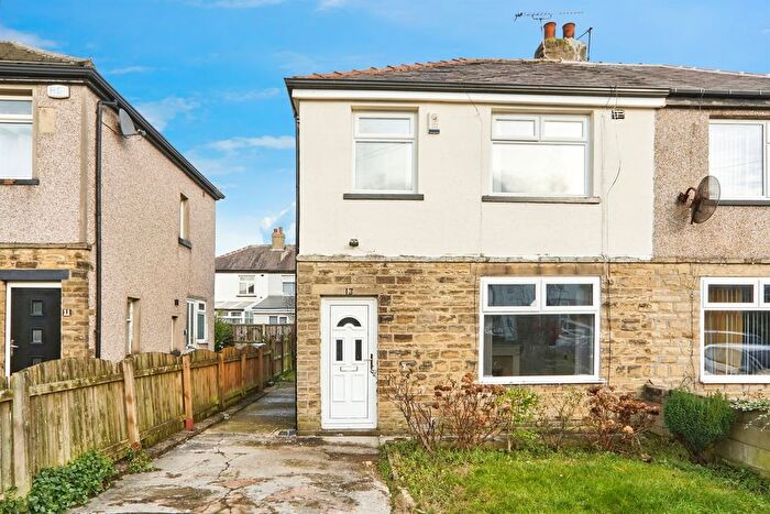 3 Bedroom Semi-Detached House For Sale In Thornbury Crescent, Bradford, BD3