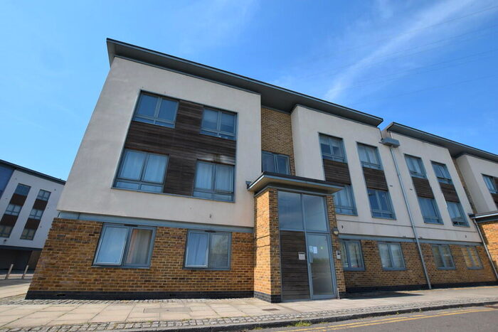 3 Bedroom Apartment To Rent In Ballantyne Drive, Essex, CO2