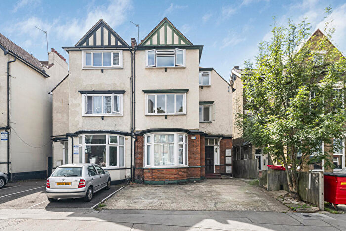 2 Bedroom Apartment For Sale In Friends Road, Croydon, CR0