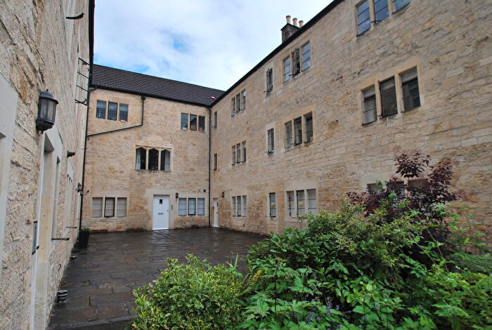 2 Bedroom Apartment To Rent In Sutcliffe House, London Road, Bath, BA1