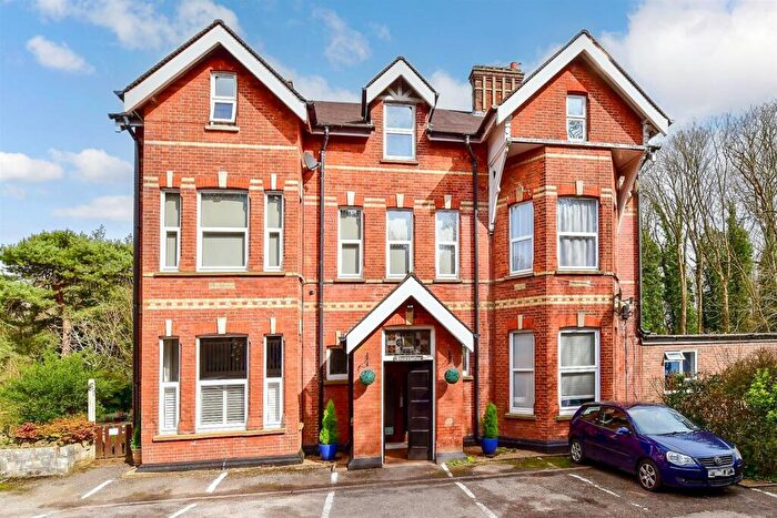 1 Bedroom Flat For Sale In Nutfield Road, Redhill, Surrey, RH1