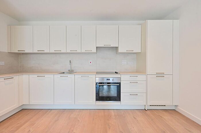 2 Bedroom Flat To Rent In Burlington Road, New Malden, KT3
