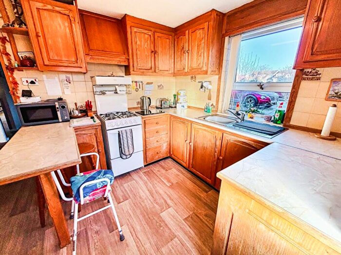 3 Bedroom Bungalow For Sale In Willow Close, Gainsborough, DN21