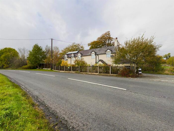 Houses for sale & to rent in Llanfair Dyffryn Clwyd/gwyddelwern, Wrexham