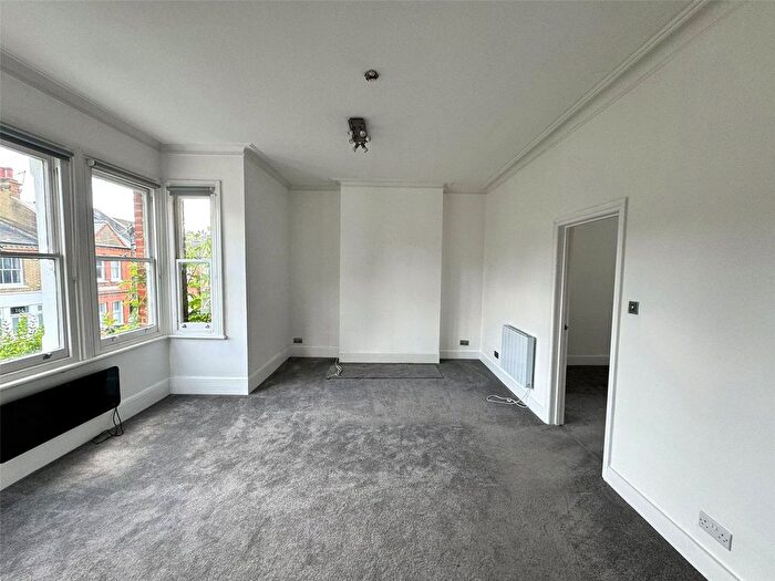 1 Bedroom Flat To Rent In Dalling Road, Ravenscourt Park, London, W6