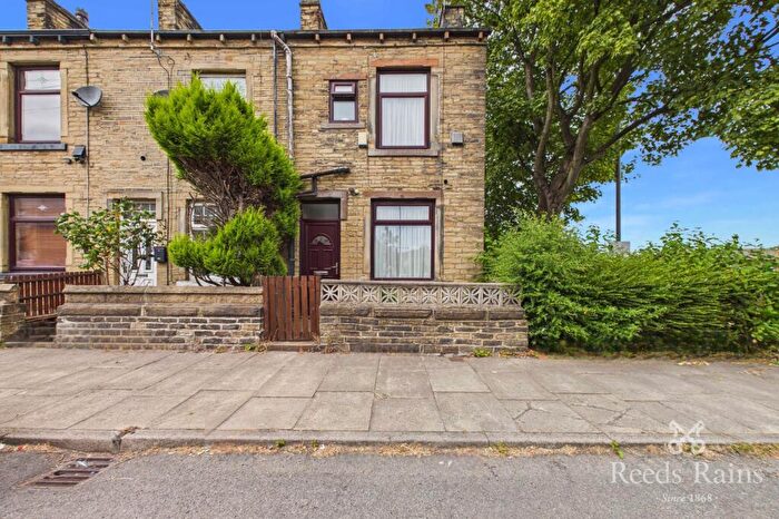 3 Bedroom End Of Terrace House For Sale In Coventry Street, Bradford, West Yorkshire, BD4