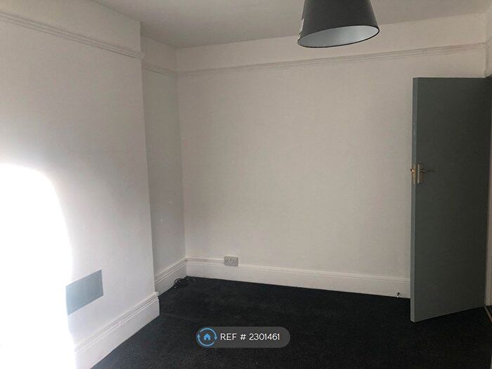 1 Bedroom Flat To Rent In Gladstone Road, Watford, WD17