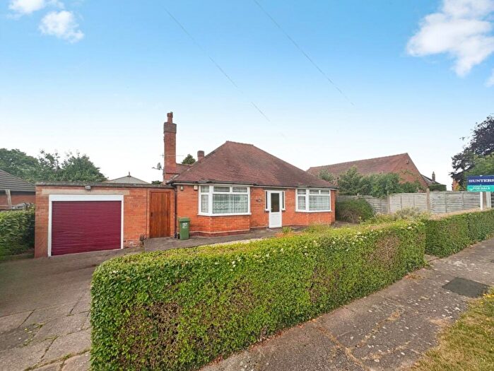 2 Bedroom Bungalow For Sale In Chandlers Close, Redditch, B97