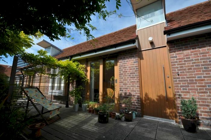 2 Bedroom Flat To Rent In Iron Bar Lane, Canterbury, CT1