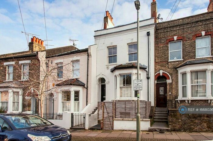 3 Bedroom Maisonette To Rent In Taybridge Road, London, SW11