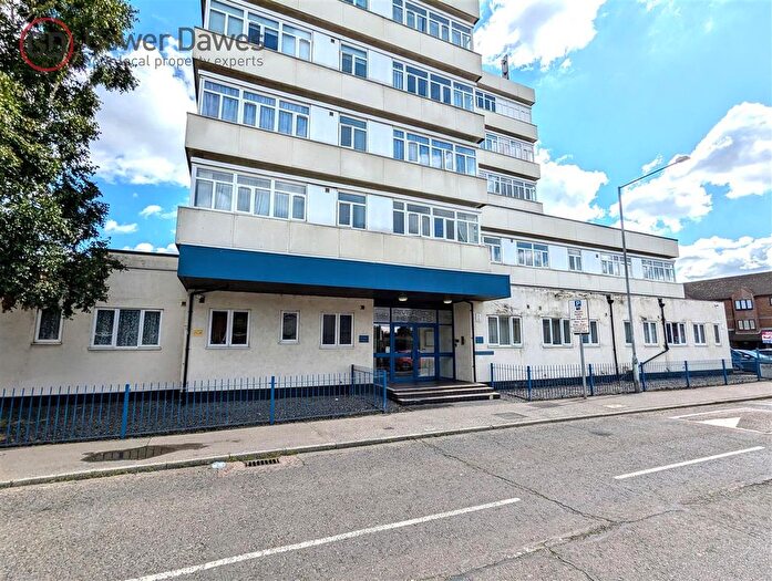 1 Bedroom Flat To Rent In Riverside Heights, Dock Road, Tilbury, RM18