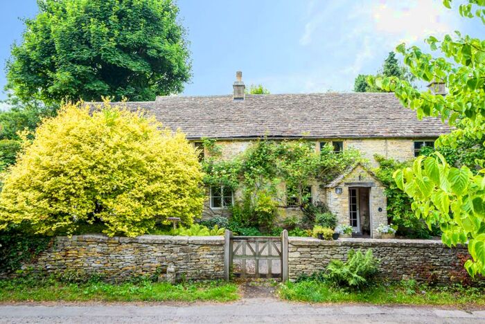 3 Bedroom Detached House For Sale In Waterlane, Oakridge, Stroud, GL6