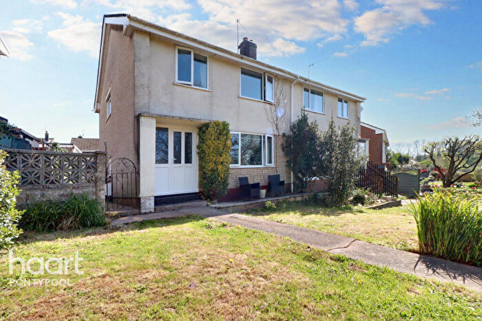 3 Bedroom Semi-Detached House For Sale In Afon Close, Pontypool, NP4