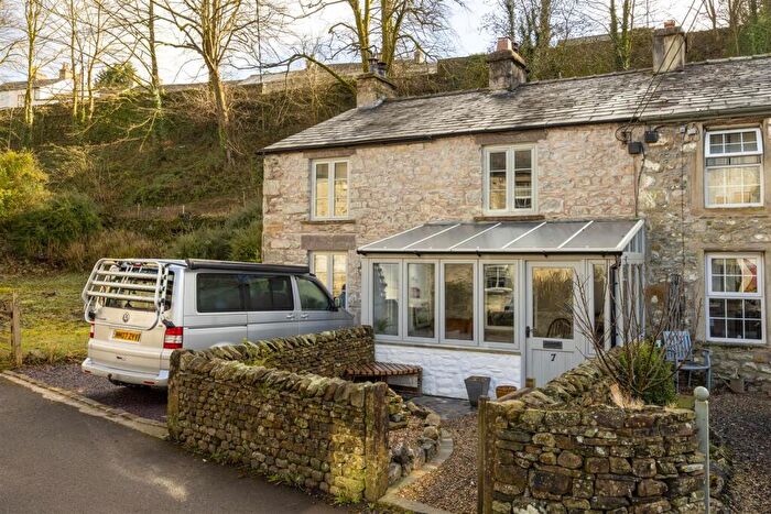 2 Bedroom Cottage For Sale In Greta Cottages, Ingleton, LA6