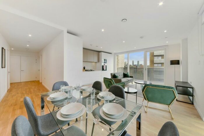 3 Bedroom Apartment To Rent In Kingwood Apartments, Deptford Landings, Deptford, SE8